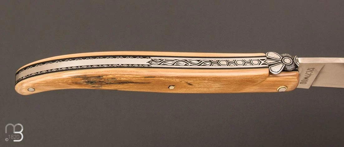 Couteau Laguiole En Aubrac 12 Cm Manche En Ivoire De Mammouth 4 Couteau Laguiole En Aubrac 12 Cm Manche En Ivoire De Mammouth – Image 4