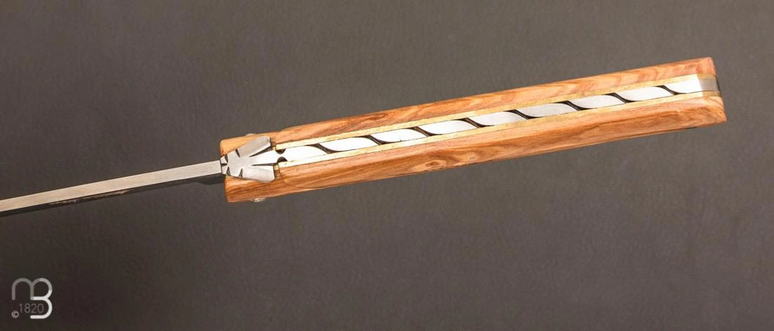 Couteau Laguiole Droit 13 Cm Par Laguiole En Aubrac - Olivier 4 Couteau Laguiole Droit 13 Cm Par Laguiole En Aubrac - Olivier – Image 4