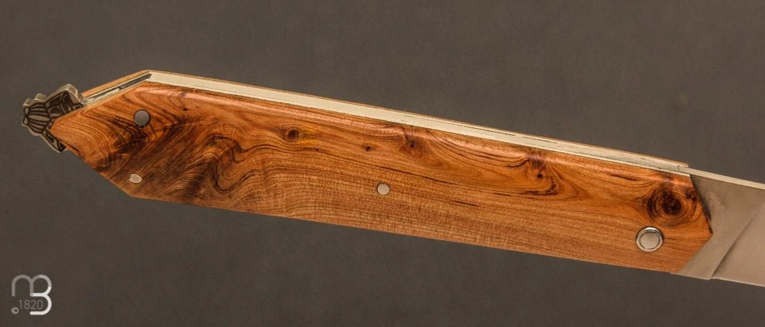 Couteau Laguiole En Aubrac Modèle "Bee Back Genévrier 4 Couteau Laguiole En Aubrac Modèle "Bee Back Genévrier – Image 4