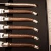 Coffret De 6 Couteaux De Table LAGUIOLE Manches Chêne Fossilisé Lame Brillante Par Forge De Laguiole