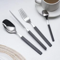 Laguiole Ménagère 24 Pièces - "calla"