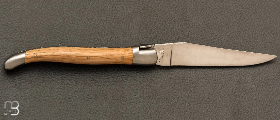 Couteau Laguiole En Aubrac Chêne - Lame Satinée 2 Couteau Laguiole En Aubrac Chêne - Lame Satinée – Image 2